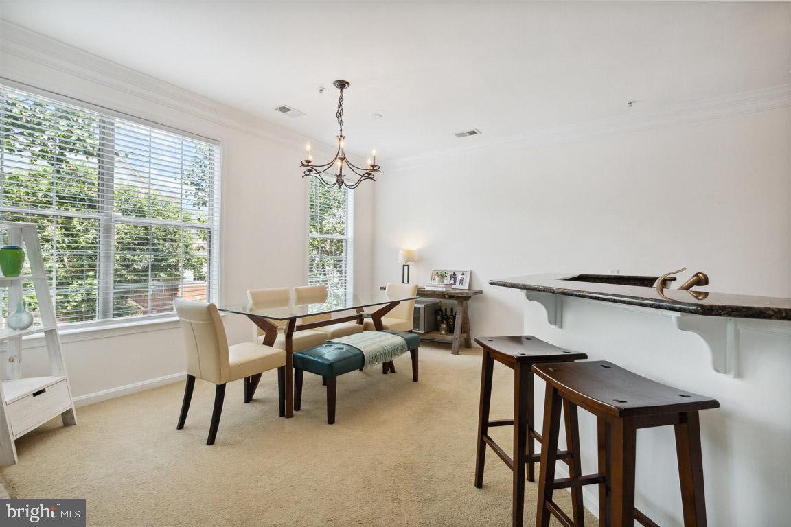 1724 Kingsgate COURT Unit: 301