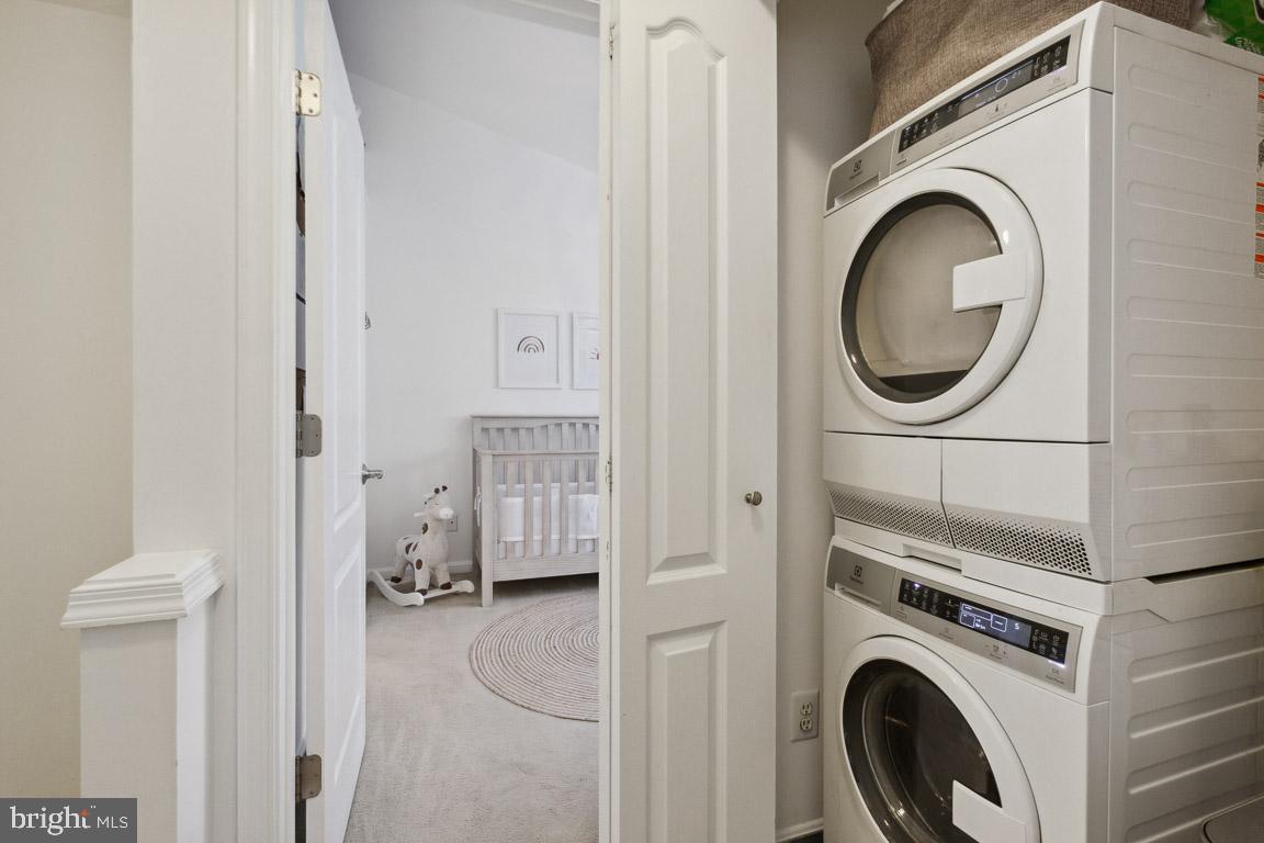 1724 Kingsgate COURT Unit: 301