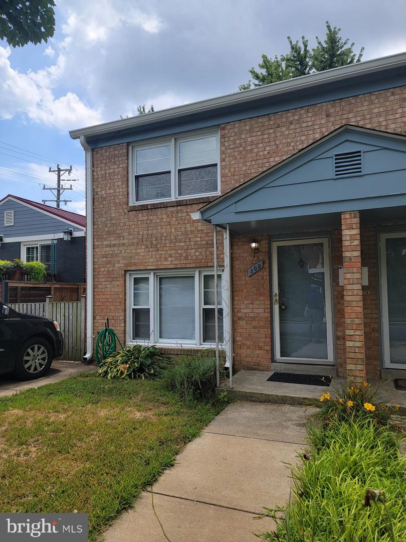 309 Adams AVENUE
