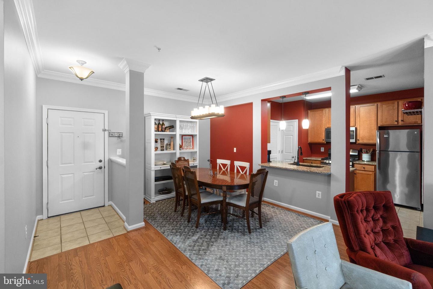 4852 Eisenhower AVENUE Unit: 334