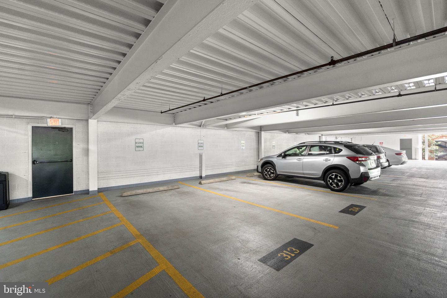 4852 Eisenhower AVENUE Unit: 334