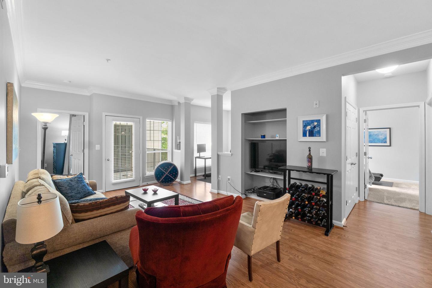 4852 Eisenhower AVENUE Unit: 334