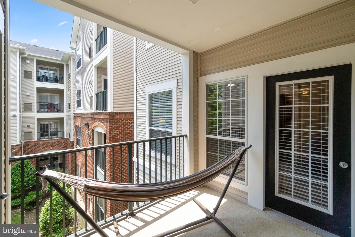 4852 Eisenhower AVENUE Unit: 334