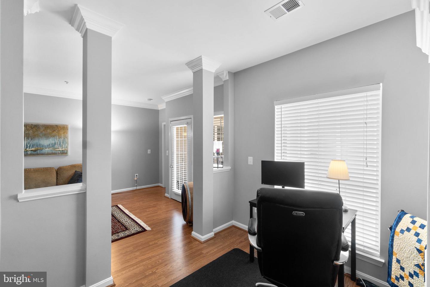 4852 Eisenhower AVENUE Unit: 334