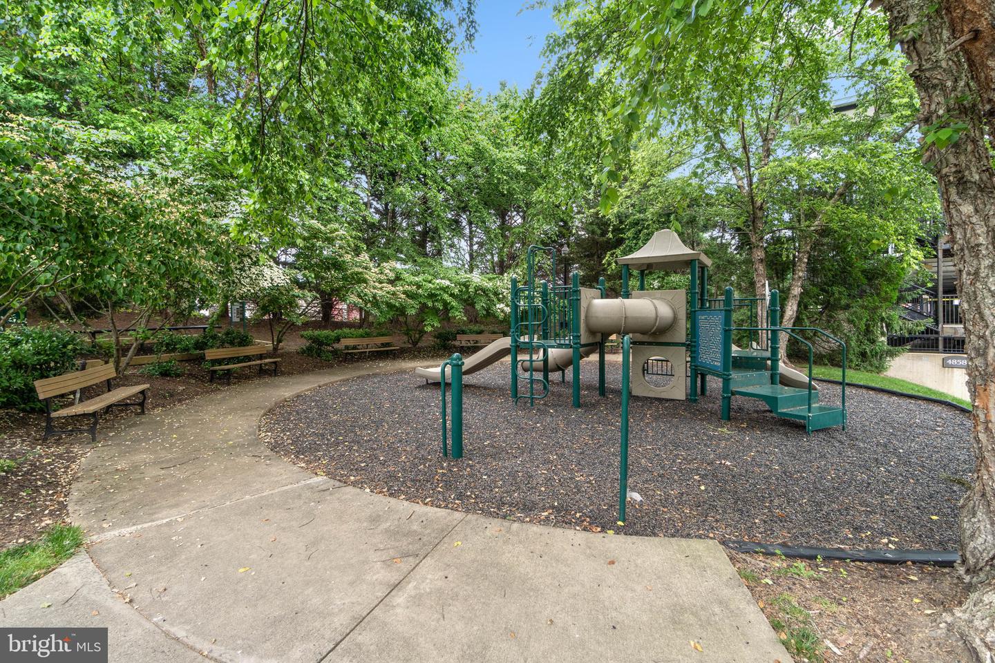 4852 Eisenhower AVENUE Unit: 334