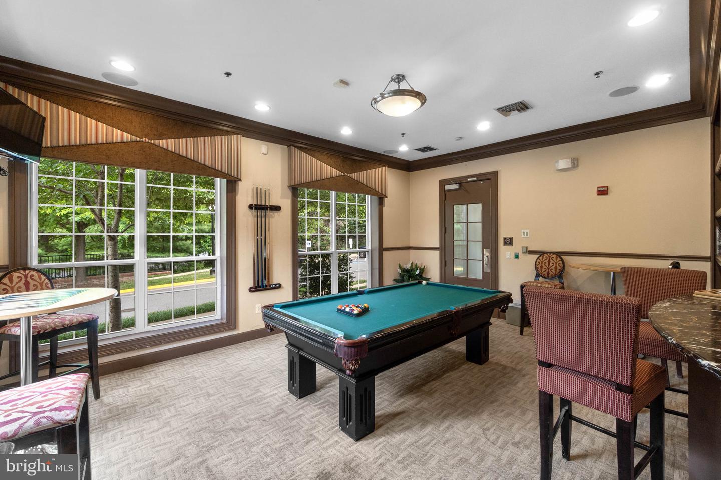 4852 Eisenhower AVENUE Unit: 334