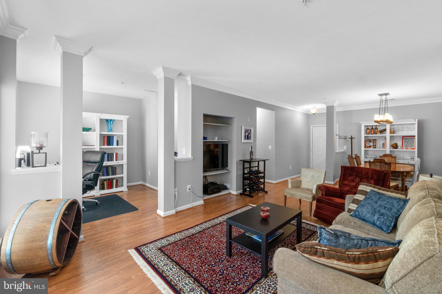 4852 Eisenhower AVENUE Unit: 334
