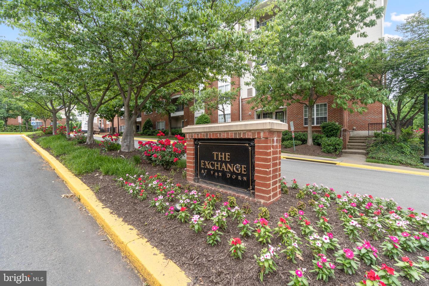 4852 Eisenhower AVENUE Unit: 334