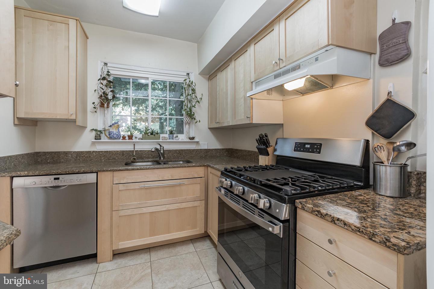3425 Martha Custis DRIVE