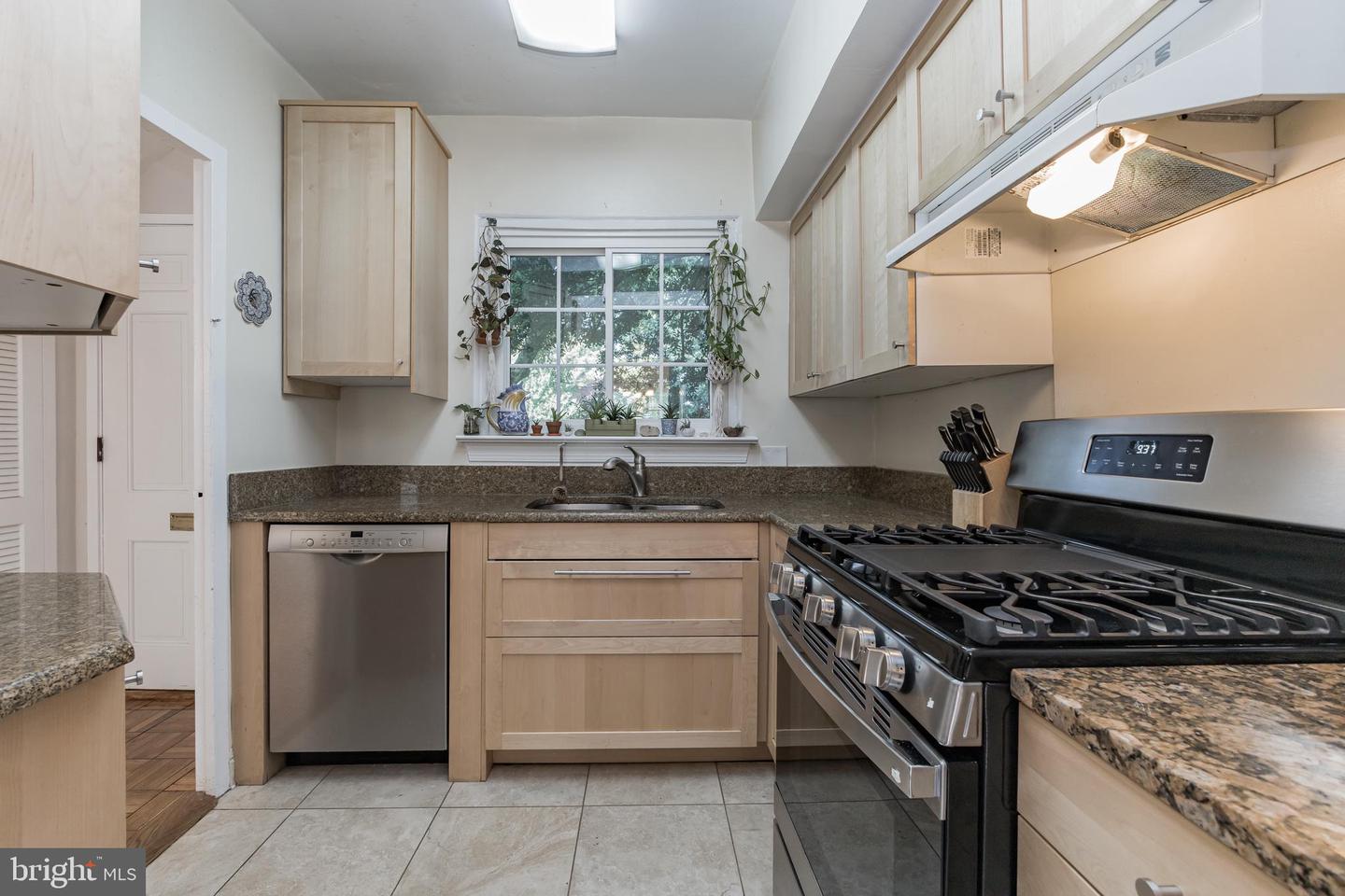 3425 Martha Custis DRIVE