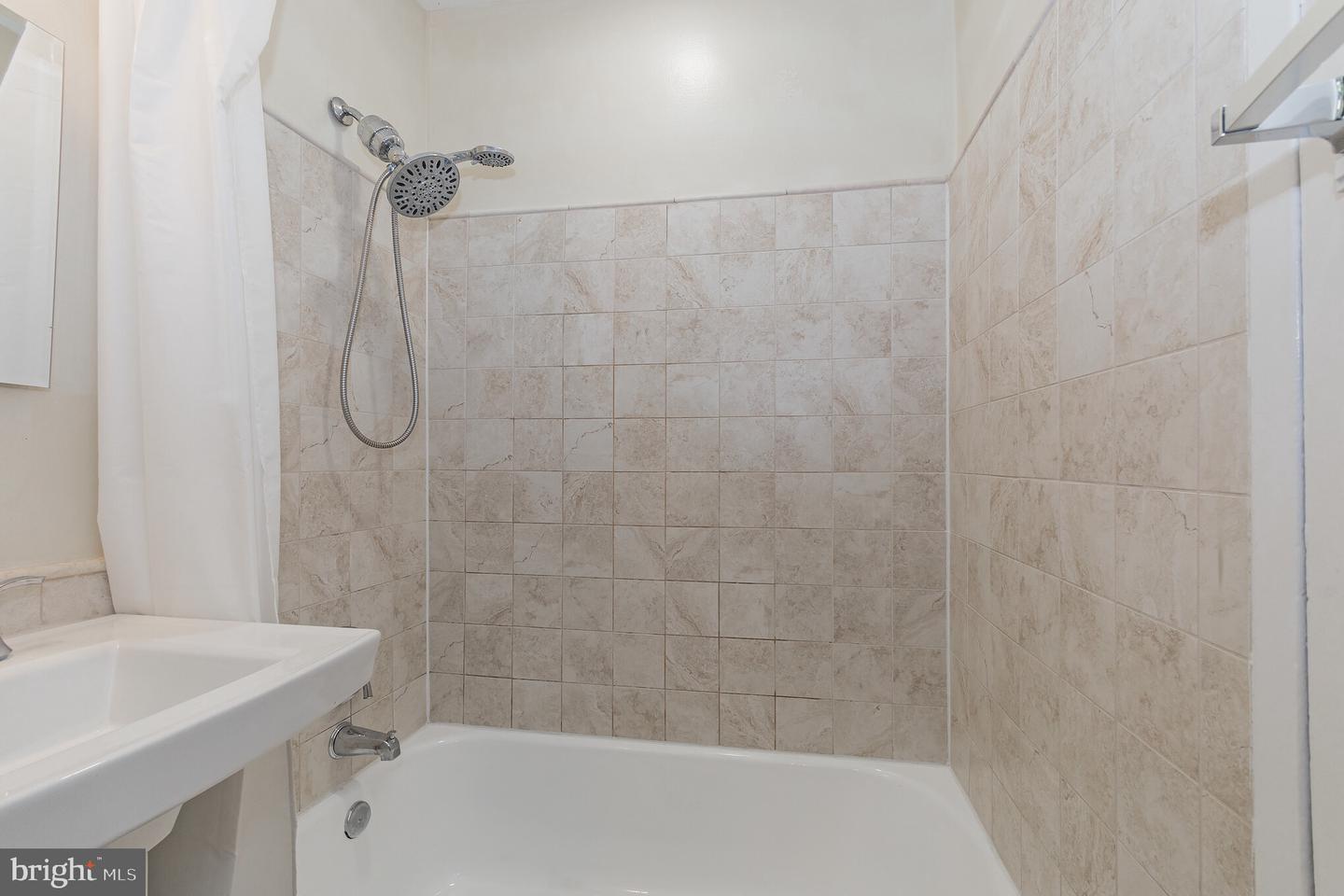 3425 Martha Custis DRIVE