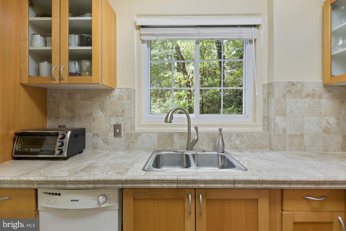 3325 Martha Custis DRIVE