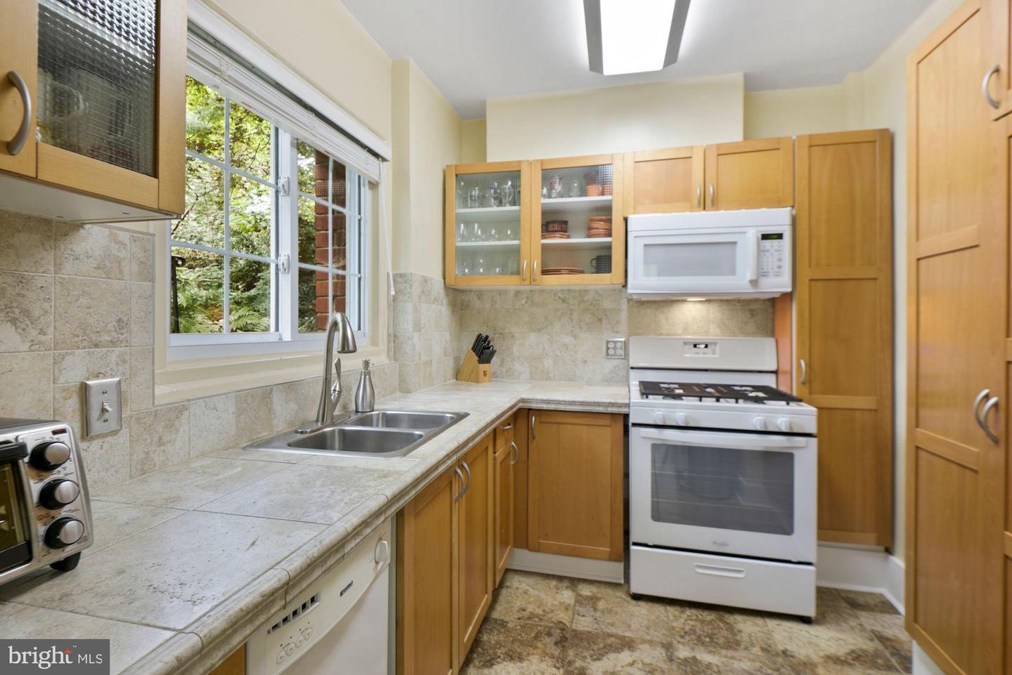 3325 Martha Custis DRIVE