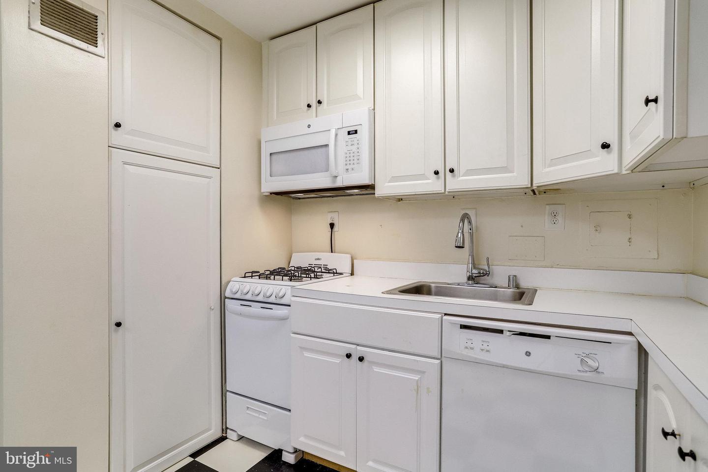 801 N Pitt STREET Unit: 311