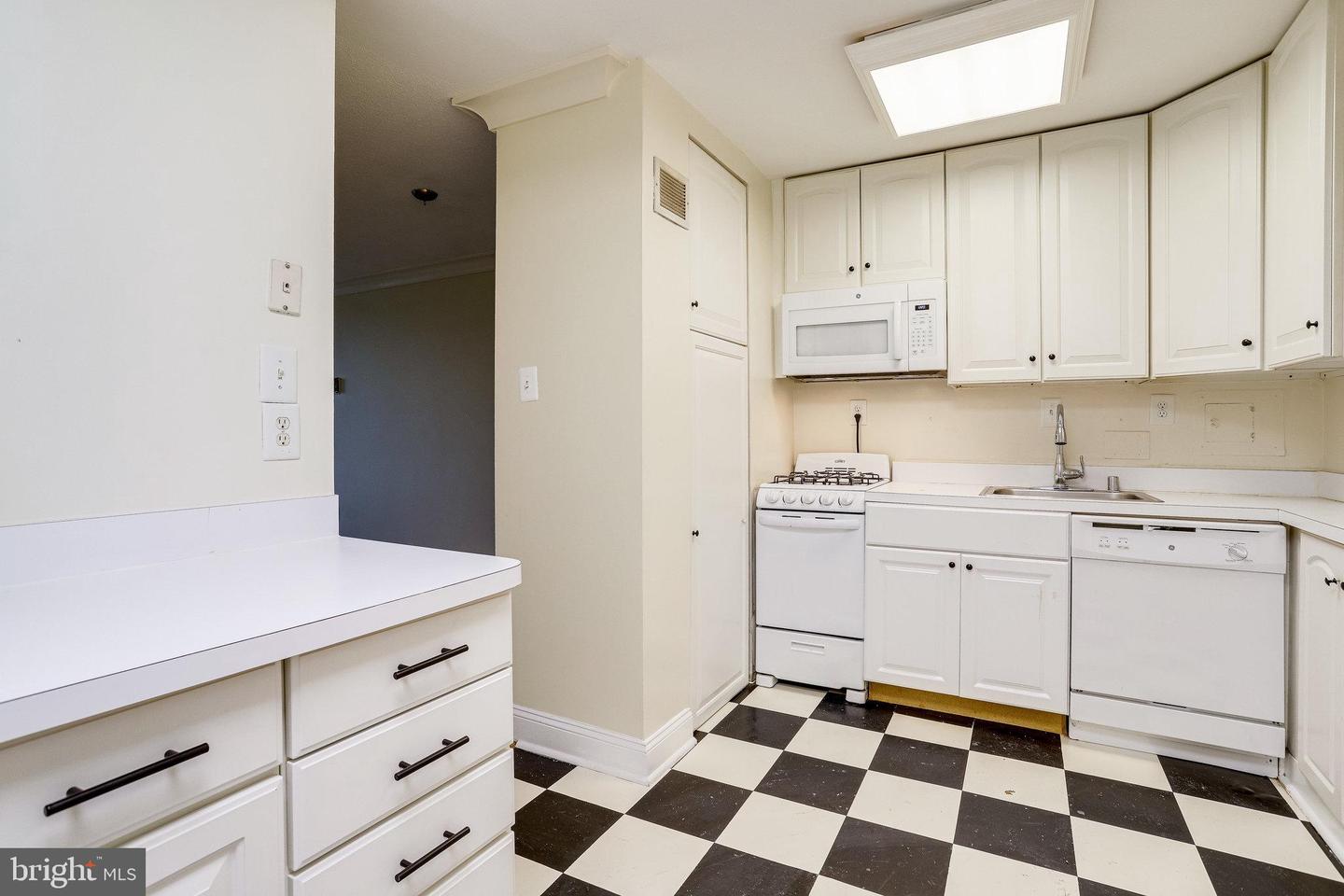 801 N Pitt STREET Unit: 311