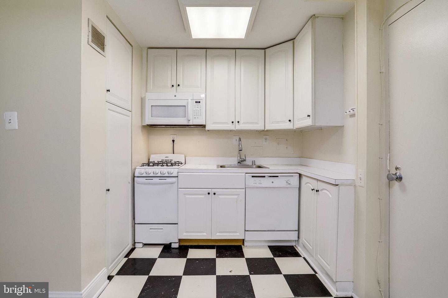 801 N Pitt STREET Unit: 311