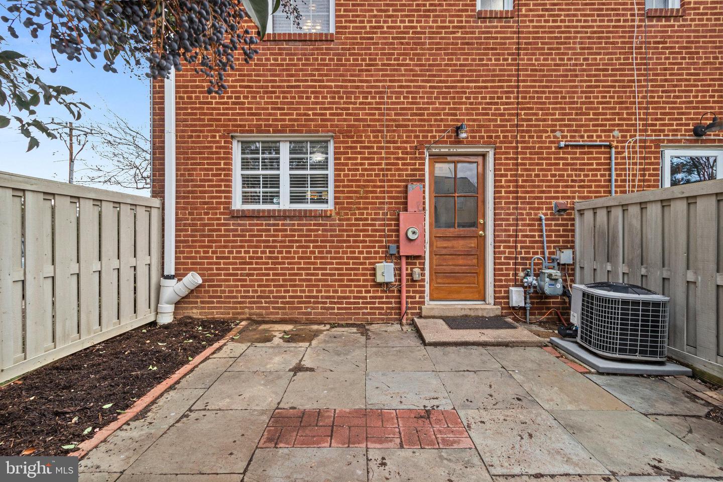 3706 King STREET