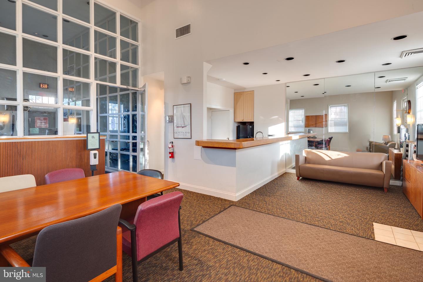 1630 W Abingdon DRIVE Unit: 101