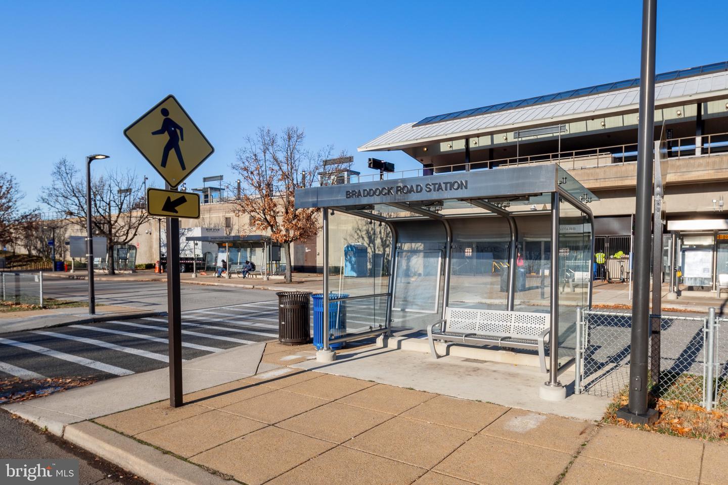 1630 W Abingdon DRIVE Unit: 101