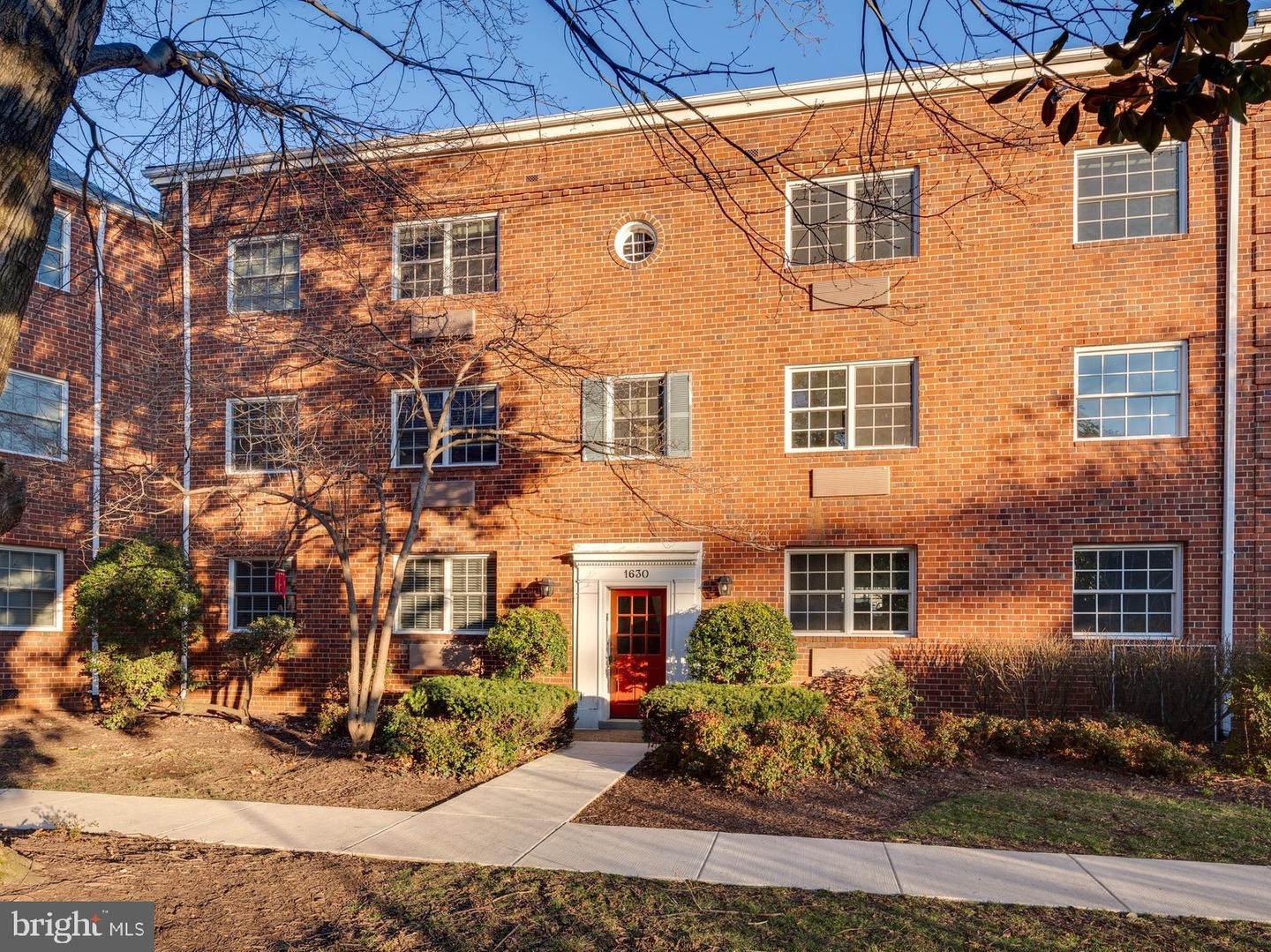 1630 W Abingdon DRIVE Unit: 101