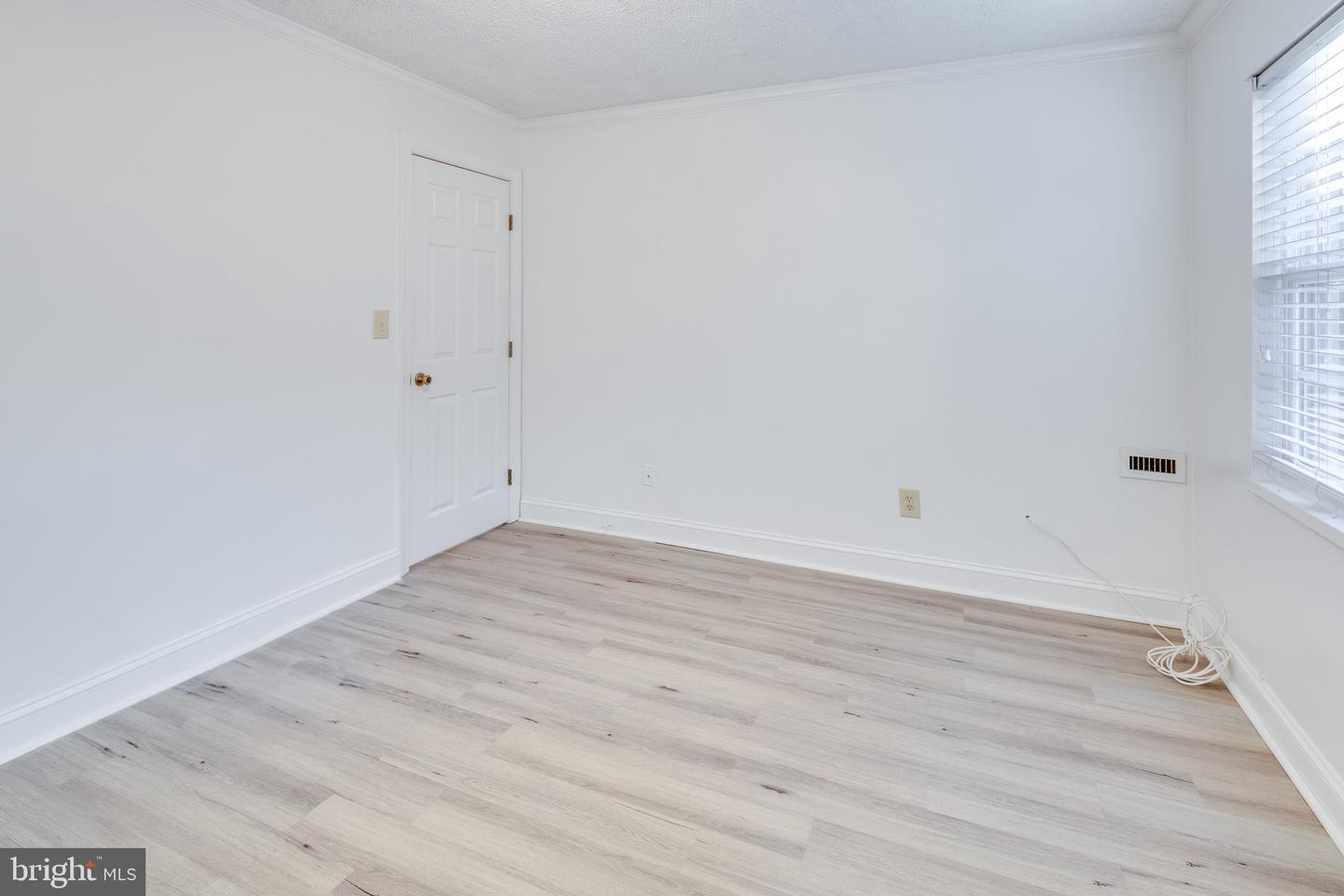 1630 W Abingdon DRIVE Unit: 101