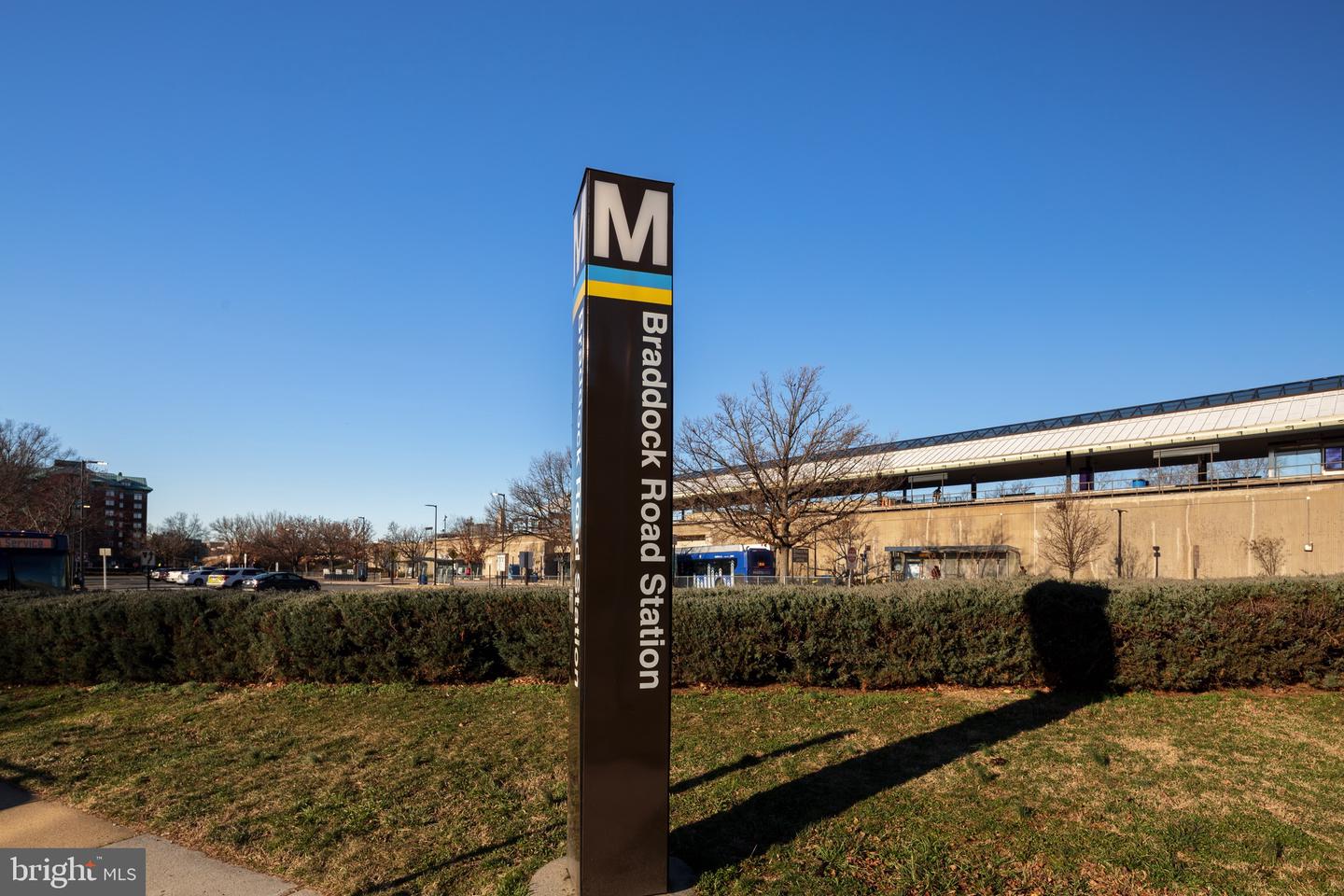 1630 W Abingdon DRIVE Unit: 101