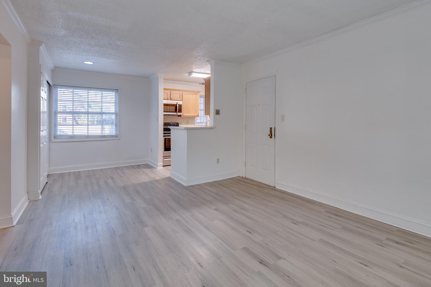 1630 W Abingdon DRIVE Unit: 101
