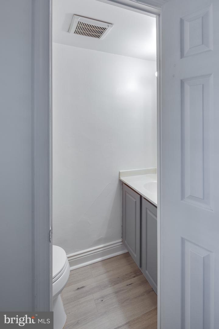 1630 W Abingdon DRIVE Unit: 101