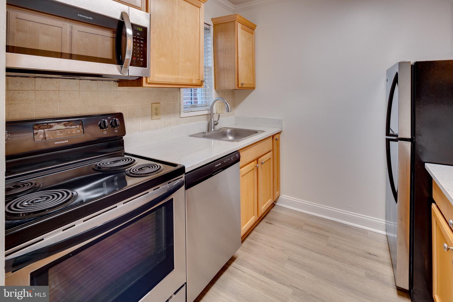 1630 W Abingdon DRIVE Unit: 101
