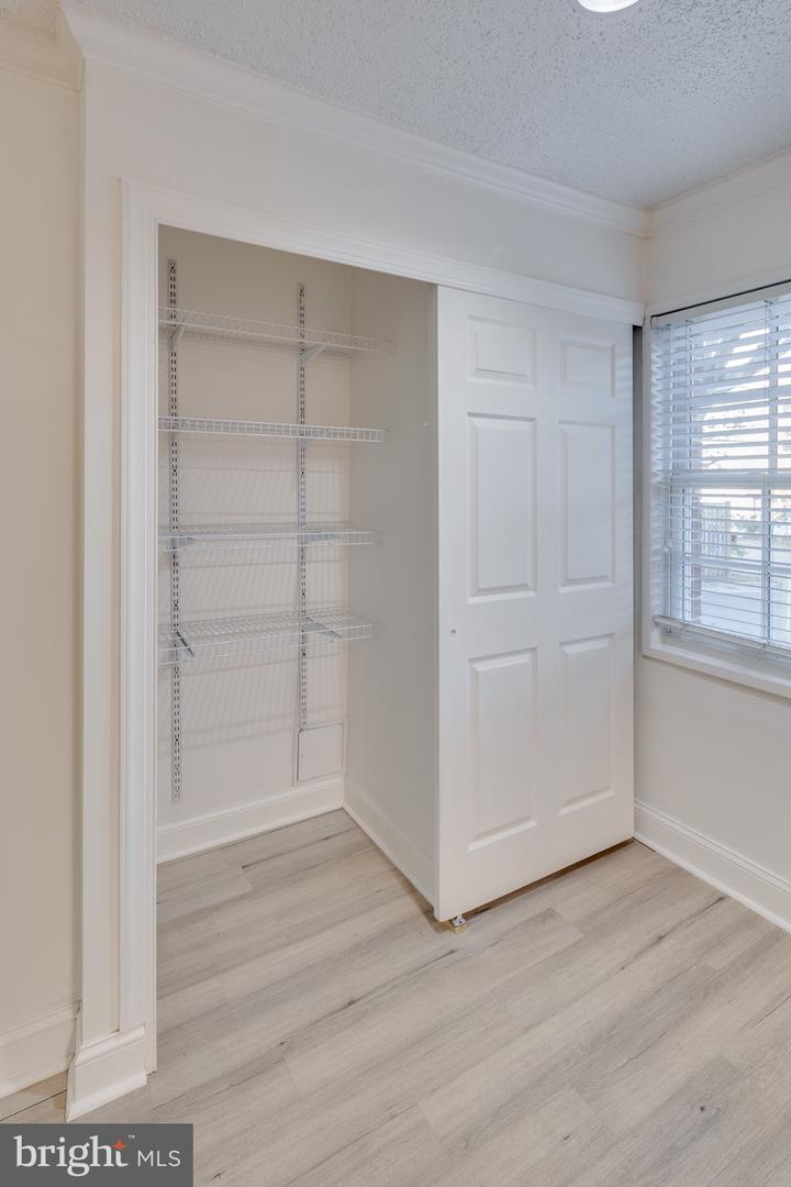 1630 W Abingdon DRIVE Unit: 101