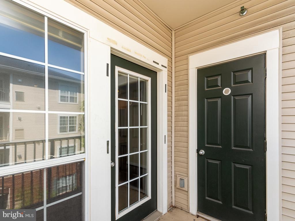 4862 Eisenhower AVENUE Unit: 359