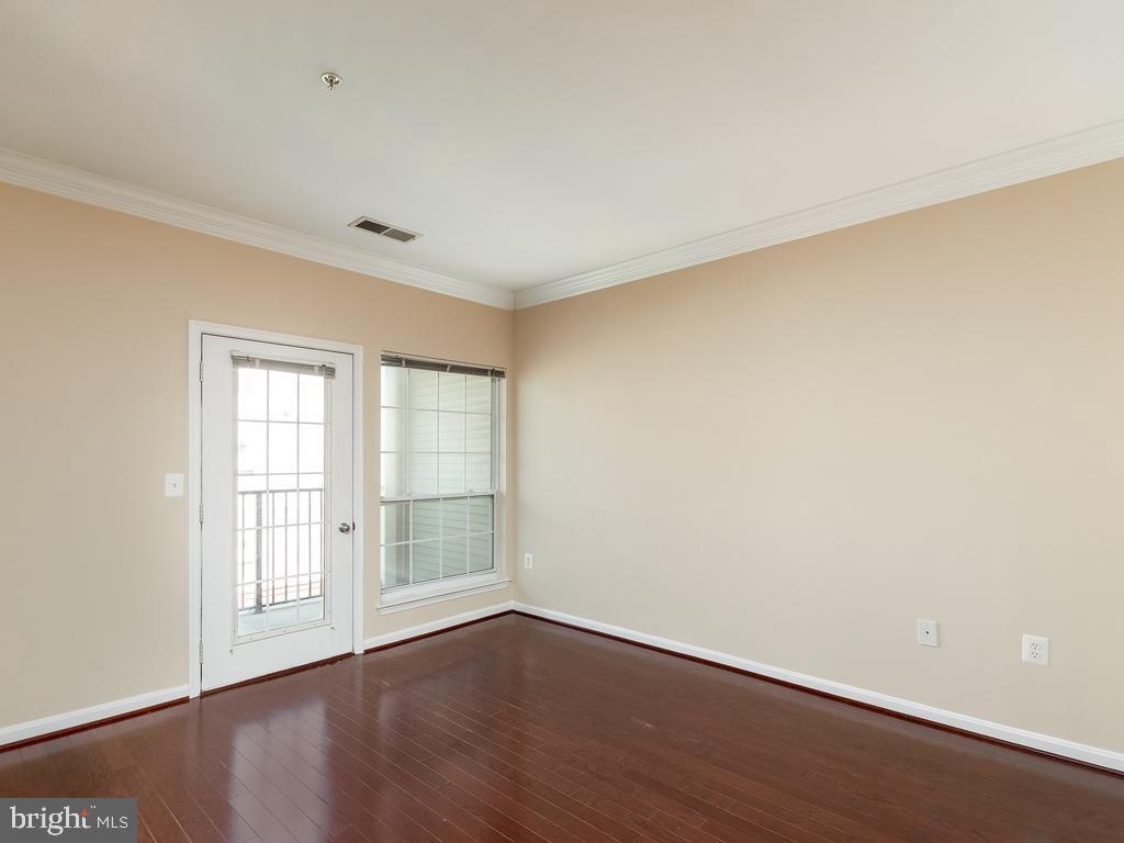 4862 Eisenhower AVENUE Unit: 359