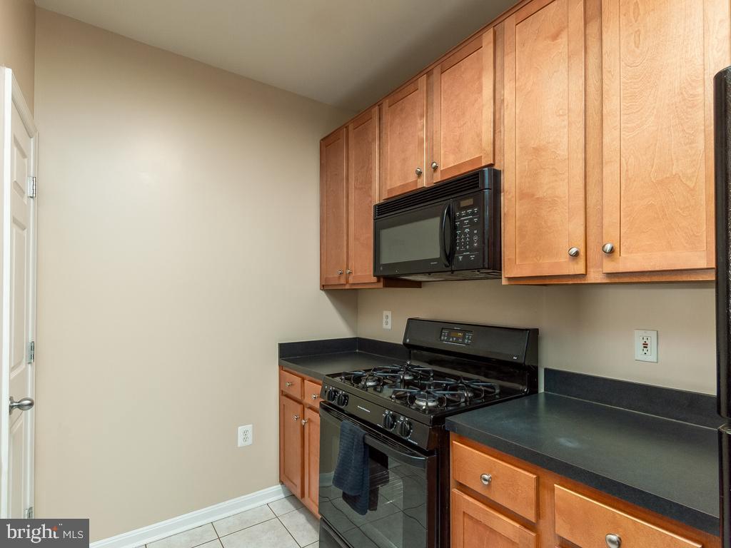 4862 Eisenhower AVENUE Unit: 359