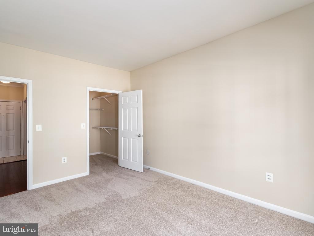 4862 Eisenhower AVENUE Unit: 359