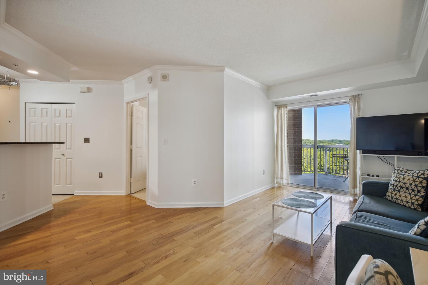 3101 N Hampton DRIVE Unit: 915