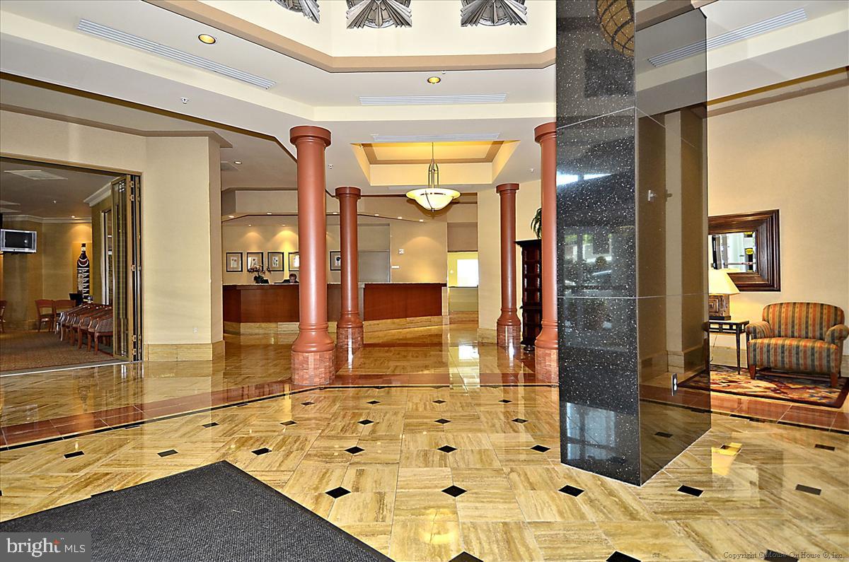 3101 N Hampton DRIVE Unit: 915