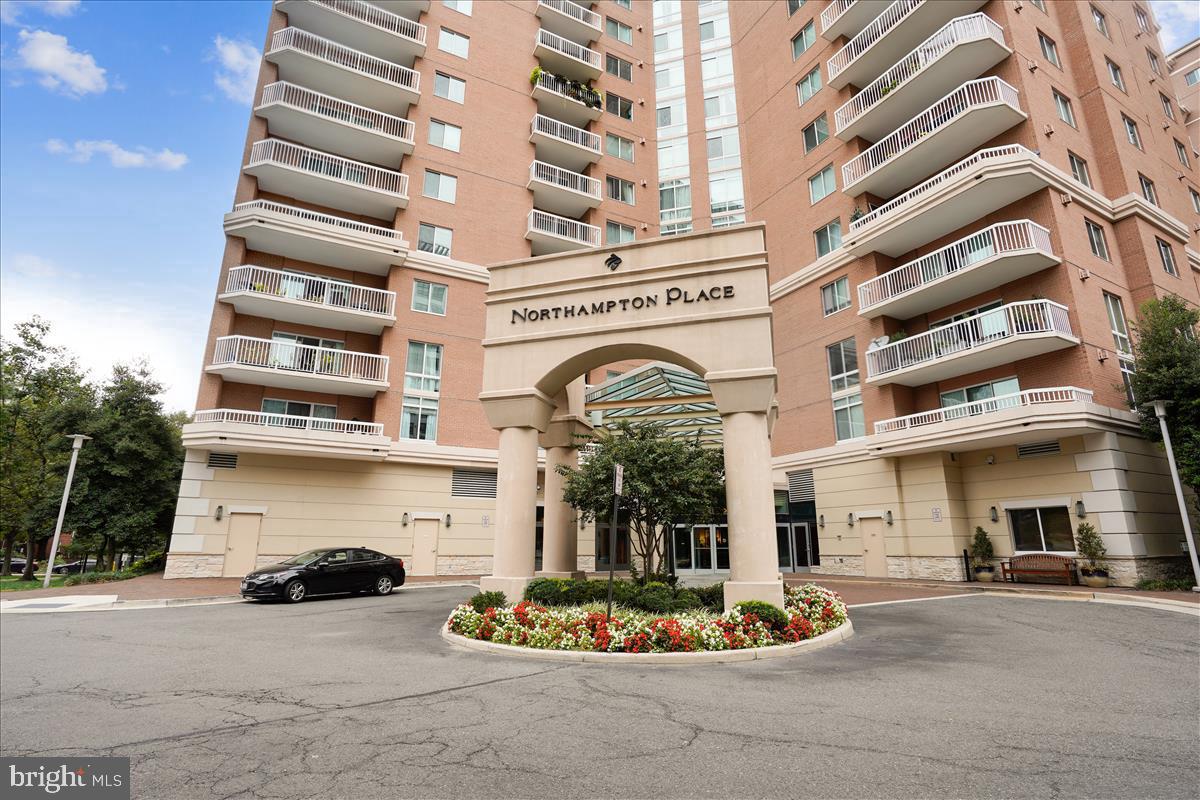 3101 N Hampton DRIVE Unit: 915