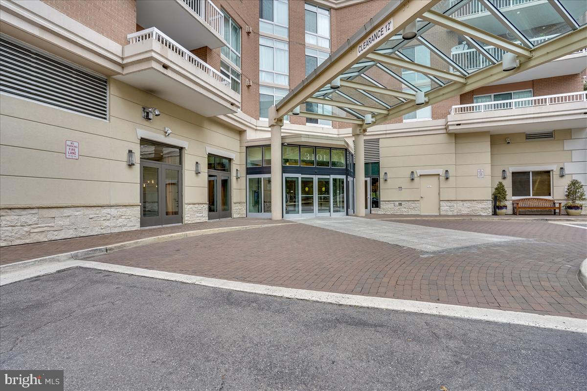 3101 N Hampton DRIVE Unit: 915