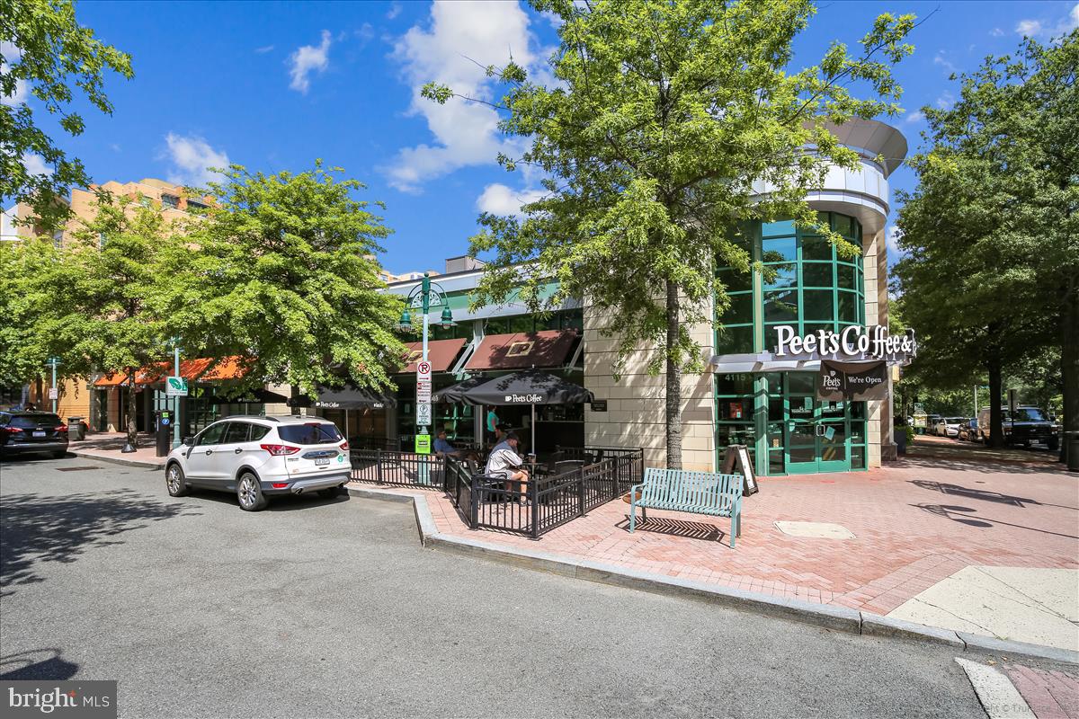 3101 N Hampton DRIVE Unit: 915