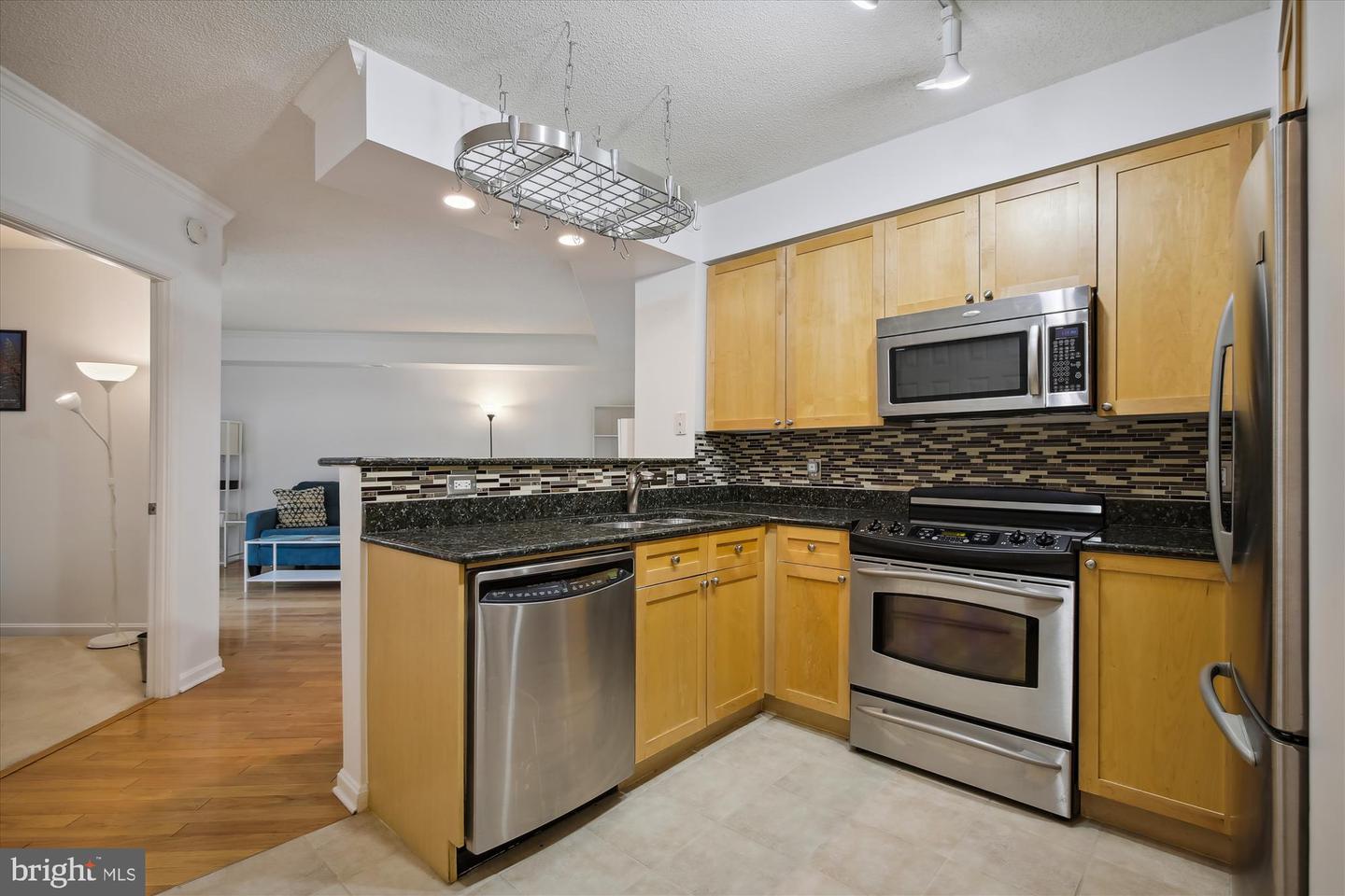 3101 N Hampton DRIVE Unit: 915