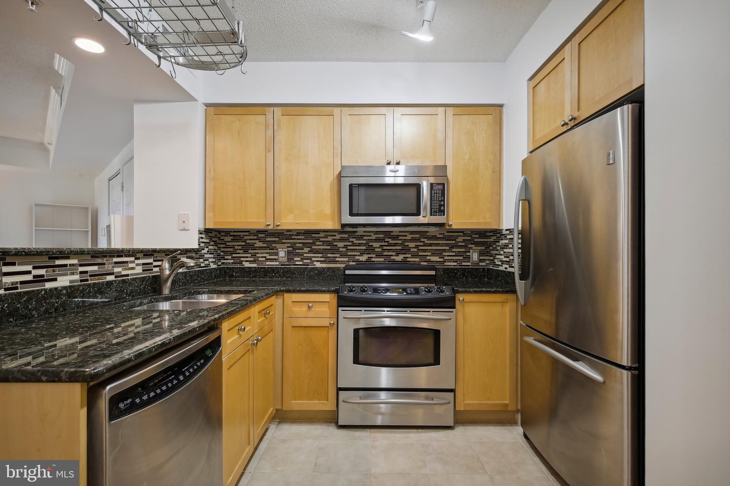 3101 N Hampton DRIVE Unit: 915