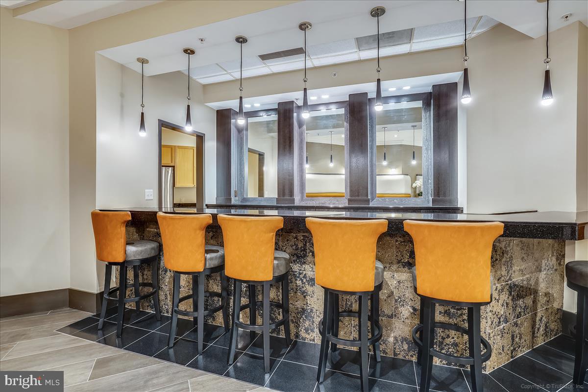 3101 N Hampton DRIVE Unit: 915