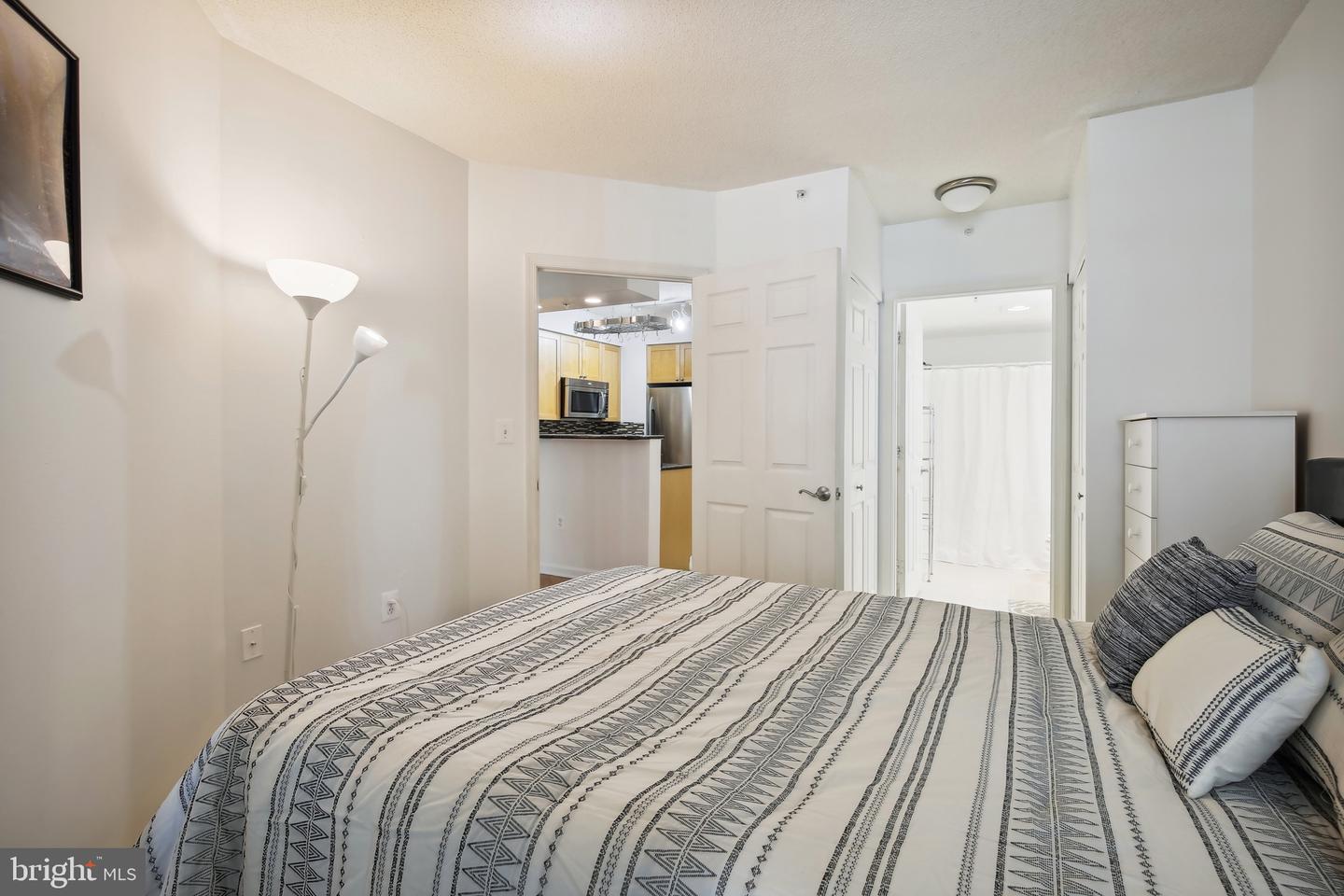 3101 N Hampton DRIVE Unit: 915