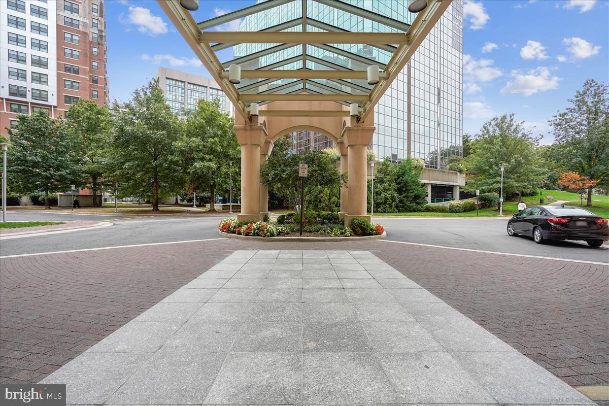 3101 N Hampton DRIVE Unit: 915