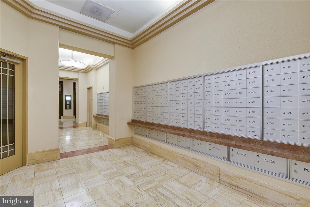3101 N Hampton DRIVE Unit: 915