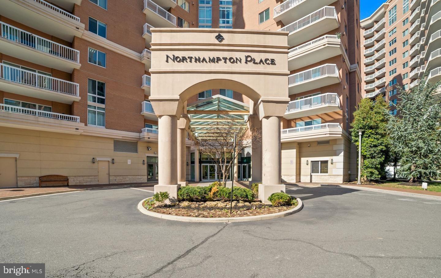 3101 N Hampton DRIVE Unit: 915