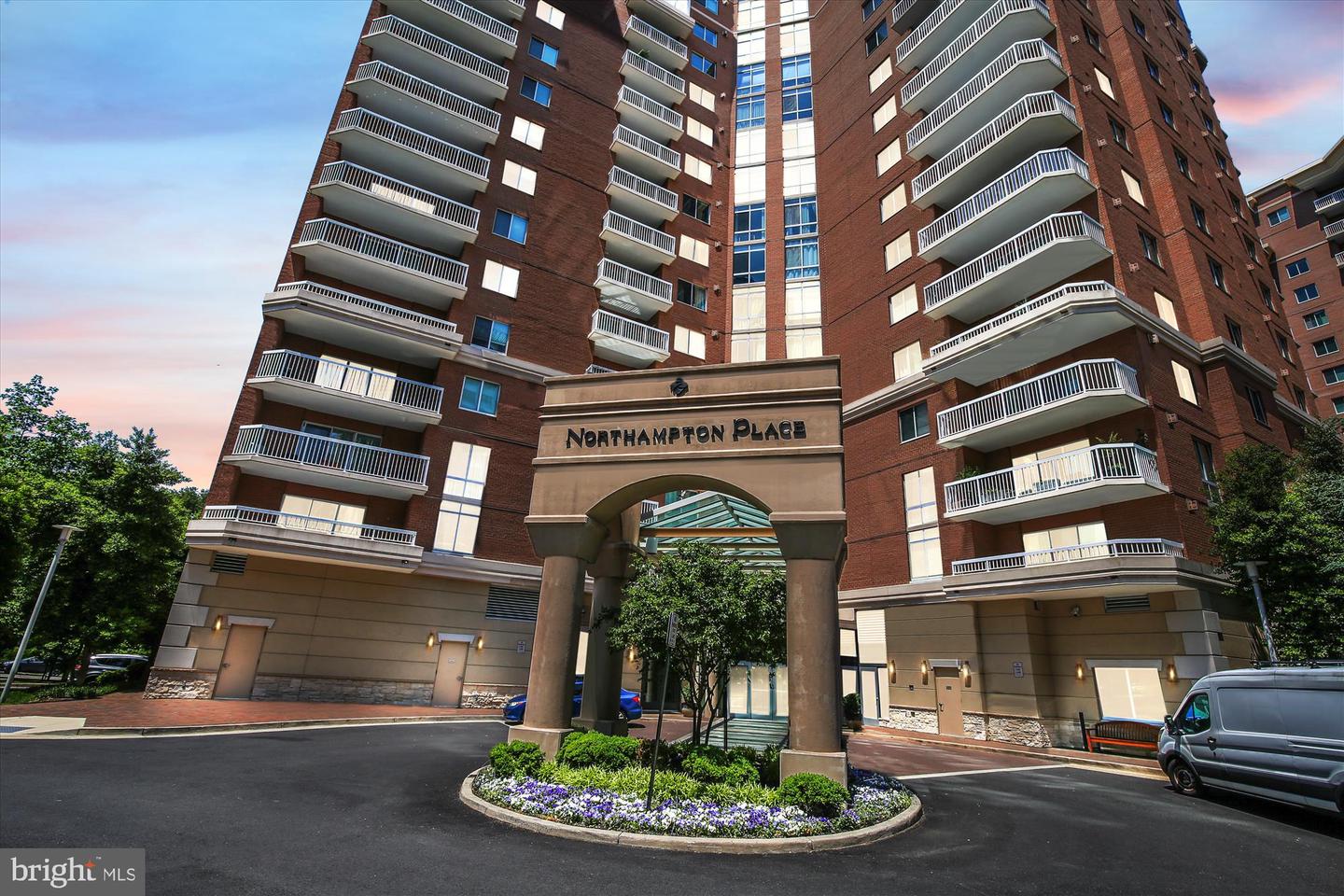 3101 N Hampton DRIVE Unit: 915