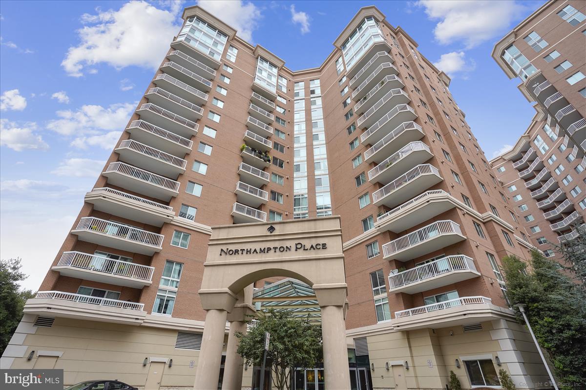 3101 N Hampton DRIVE Unit: 915