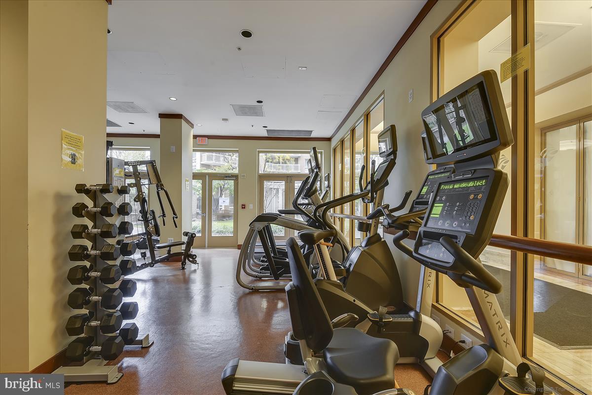 3101 N Hampton DRIVE Unit: 915
