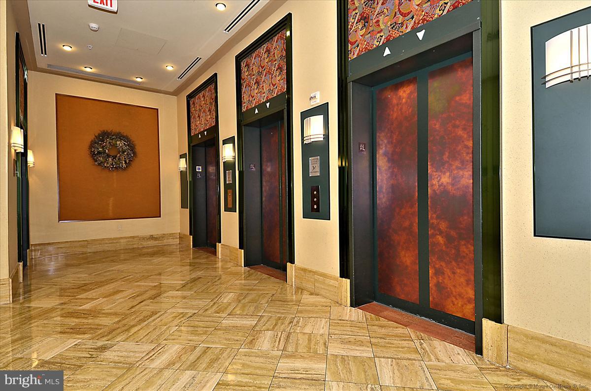 3101 N Hampton DRIVE Unit: 915